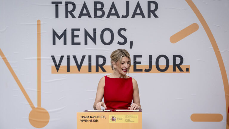 España tramita con urgencia la reducción de jornada laboral 