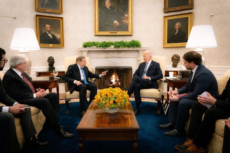 Edmundo González se reúne con Biden en la Casa Blanca para discutir la situación de Venezuela
