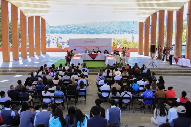 Instalan 93 comités municipales y acompaña el desarrollo de planes