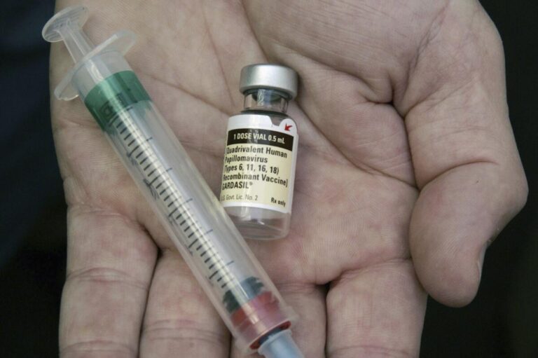 Informe revela que la vacuna contra el VPH reduce el riesgo de cáncer de cuello uterino en mujeres jóvenes