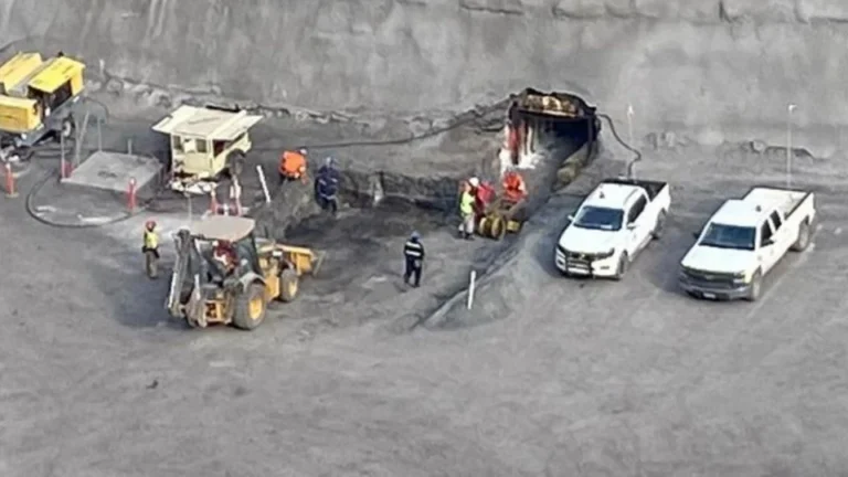 Hallan restos del último minero atrapado en mina El Pinabete, de Coahuila