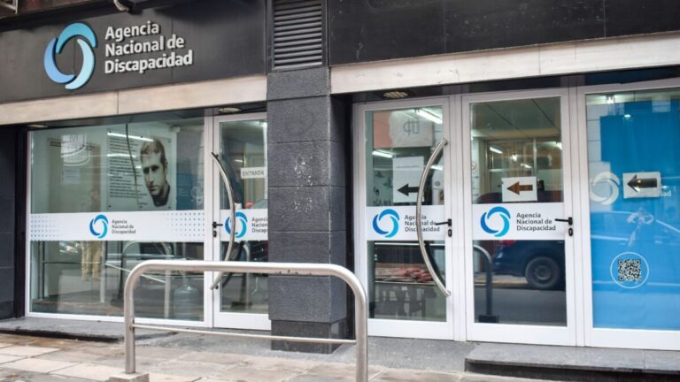 Polémica en Argentina: Gobierno usa términos obsoletos para discapacidad