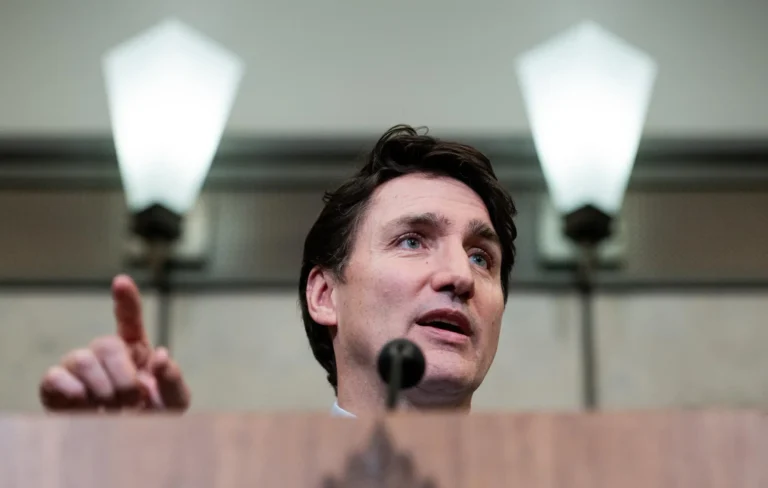 La guerra de aranceles no para, Trudeau y Trump sostienen acalorada discusión telefónica