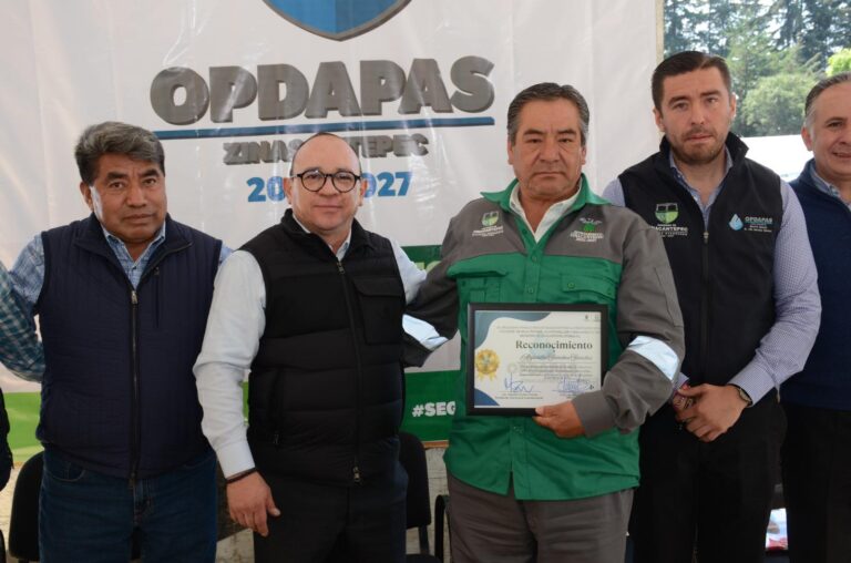 Manuel Vilchis fortalece Opdapas Zinacantepec con uniformes y equipo nuevo