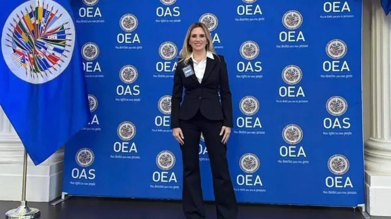 Romina Contreras presenta en la OEA el modelo de salud de Huixquilucan