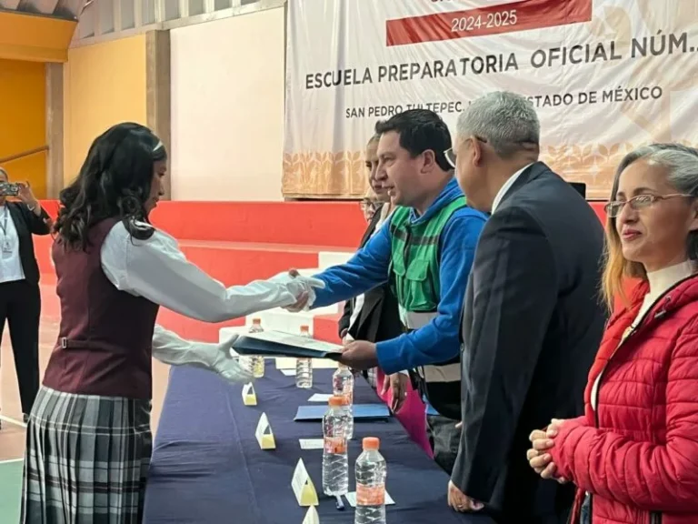 Entregan edificio administrativo y módulos sanitarios en Lerma
