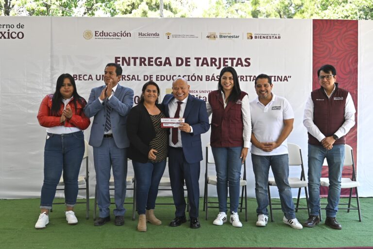 Gobierno de Tlalnepantla impulsa becas Rita Cetina para evitar deserción escolar