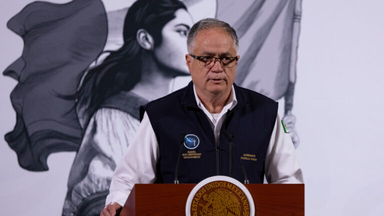 Nombran a almirante Juan José Padilla, nuevo director del Aeropuerto de la Ciudad de México