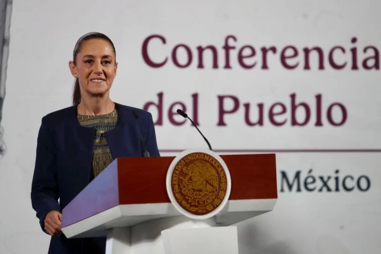 Acusa Sheinbaum a millonaria campaña en bots contra el gobierno