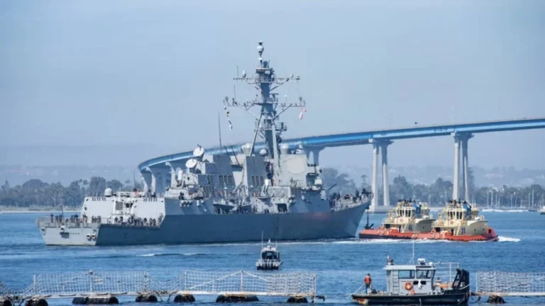 EE.UU. despliega el USS Spruance para reforzar seguridad en la frontera