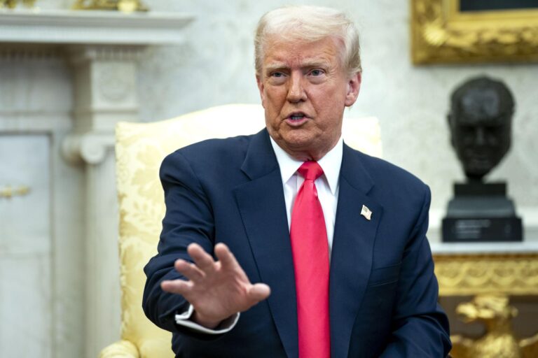 Donald Trump pide a indocumentados que se autodeporten antes de ser detenidos