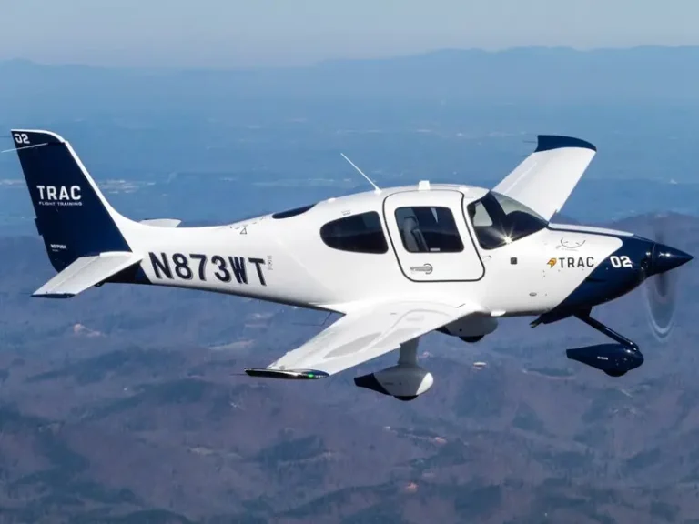 Gabriel Wertman destaca el SR20 TRAC y simulador G7 de Cirrus en FAMEX 2025