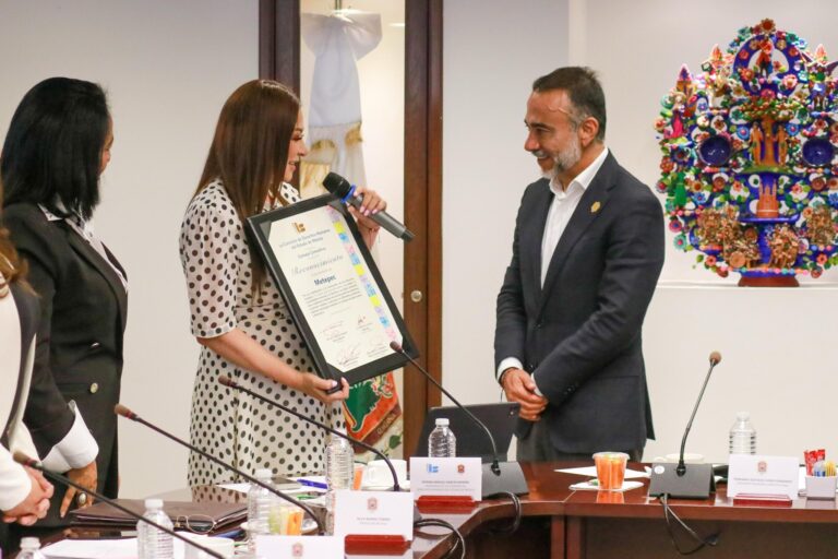 Metepec recibe reconocimiento por fortalecer los derechos humanos en su gobierno