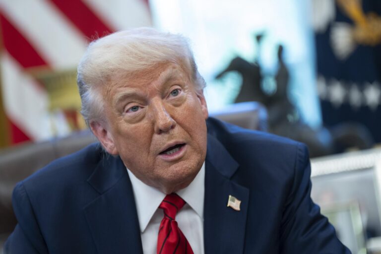 Donald Trump prevé acuerdos comerciales antes del mes, asegura pláticas con China
