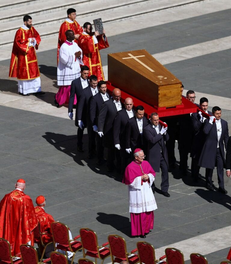 Miles despiden al Papa Francisco en emotiva ceremonia en la Plaza San Pedro