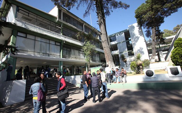 Más de 65 mil aspirantes presentan examen de admisión en la UAEMéx
