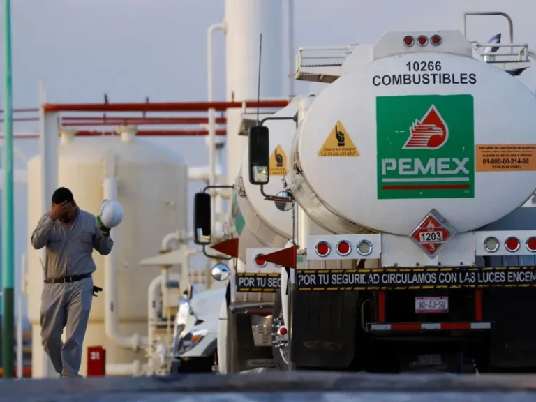 Pemex detiene 16 pipas contratadas por la propia empresa en operativo anticombustible ilegal