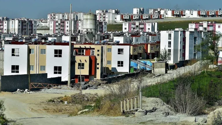 Rezago social urbano afecta al 79.5% de la población del Valle de Toluca