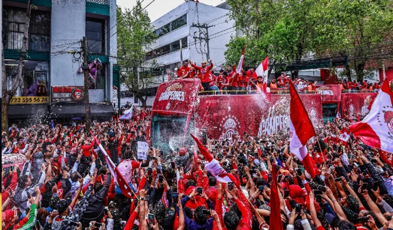 Toluca celebra a sus campeones con caravana y operativo especial de seguridad