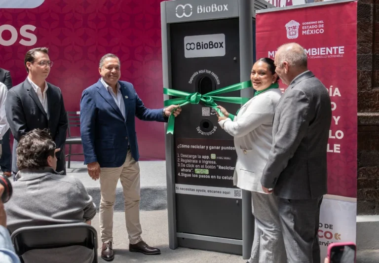 Toluca instala primera máquina inteligente de reciclaje en el Estado de México