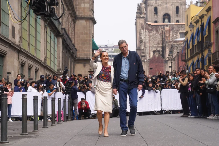 Presidente Claudia Sheinbaum vota en histórica elección judicial