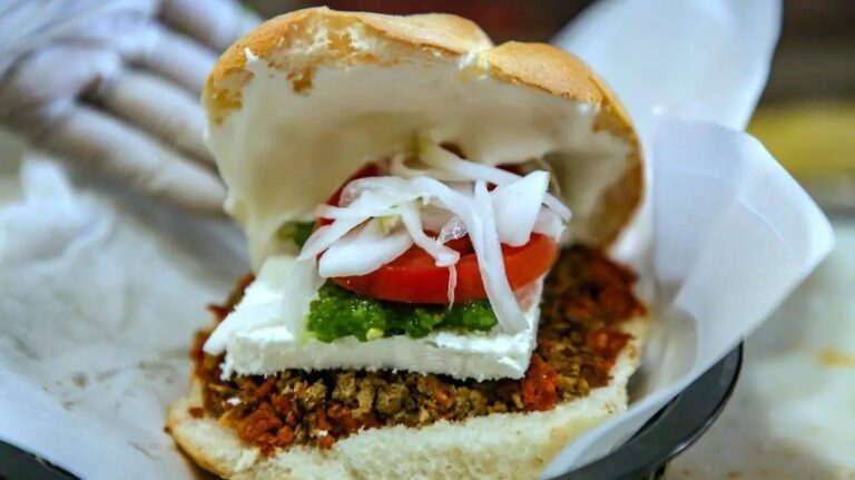Toluca alista la torta de chorizo más grande del mundo; medirá más de 80 metros