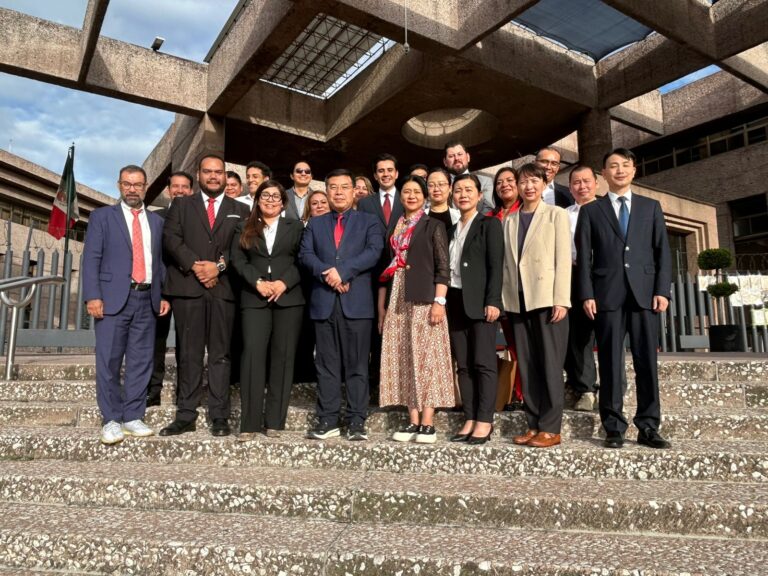 Juristas de China y México fortalecen lazos en encuentro judicial bilateral