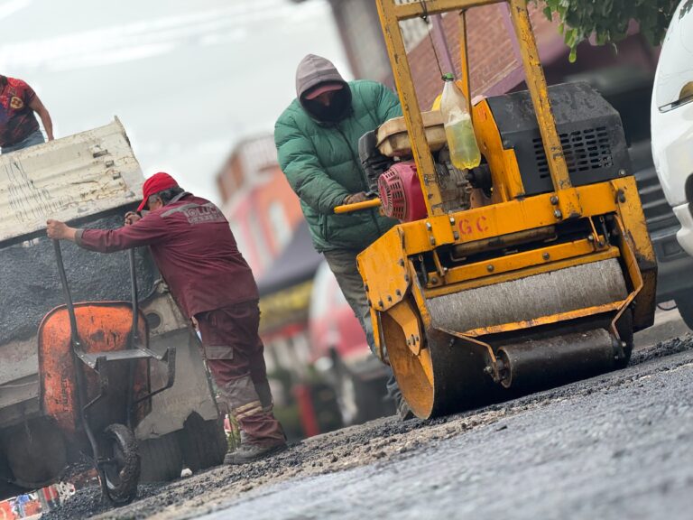 Arrancan trabajos de bacheo en vialidades clave de Toluca y su zona urbana