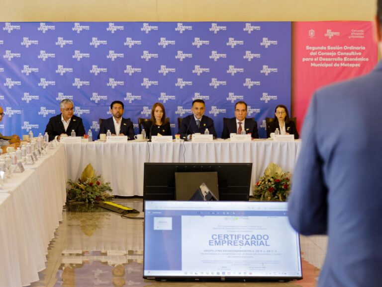 Empresarios de Metepec impulsan desarrollo con trámites ágiles y certificados empresariales