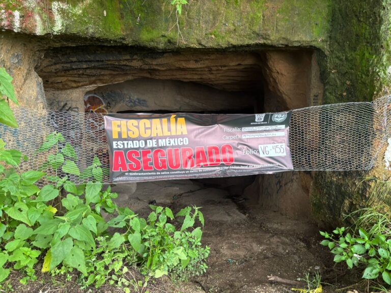 Clausuran una cueva en Atizapán tras denuncia de sacrificio animales en rituales 