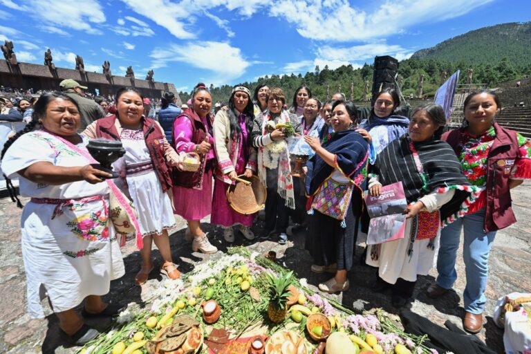 Histórica entrega de apoyo directo a pueblos indígenas y afromexicanos en EdoMéx
