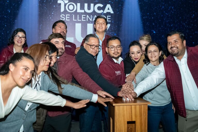 Ricardo Moreno instala 600 luminarias en Rancho La Mora con el programa Toluca se llena de luz