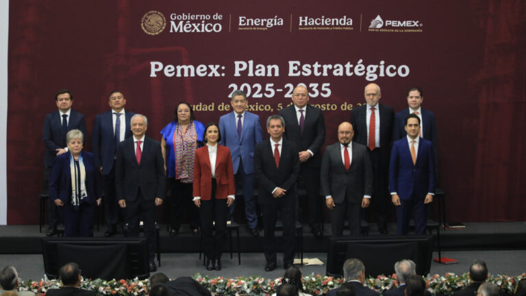 Banobras y SHCP apuntalan plan millonario para rescatar a Pemex sin deuda