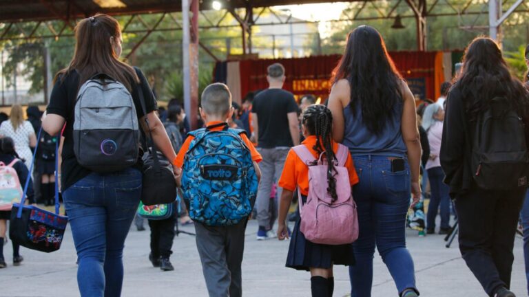 Regreso a clases 2025-2026 costará hasta $2,500 por alumno en Edoméx
