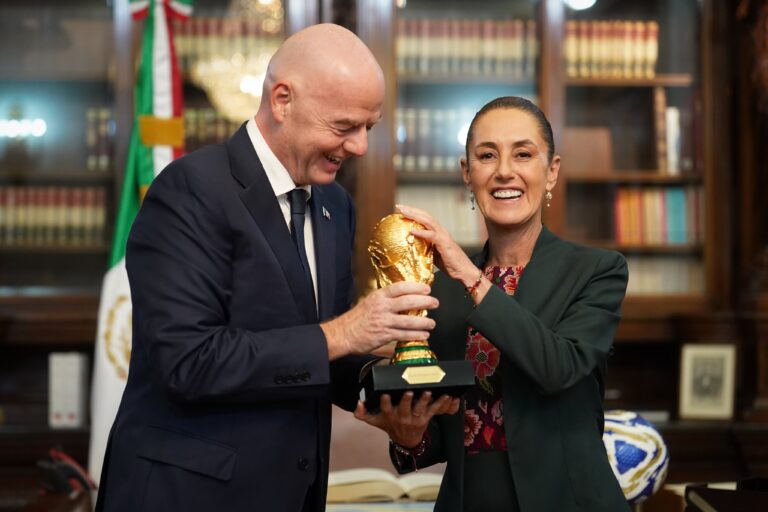 Claudia Sheinbaum se reúne con Gianni Infantino para afinar detalles del Mundial 2026