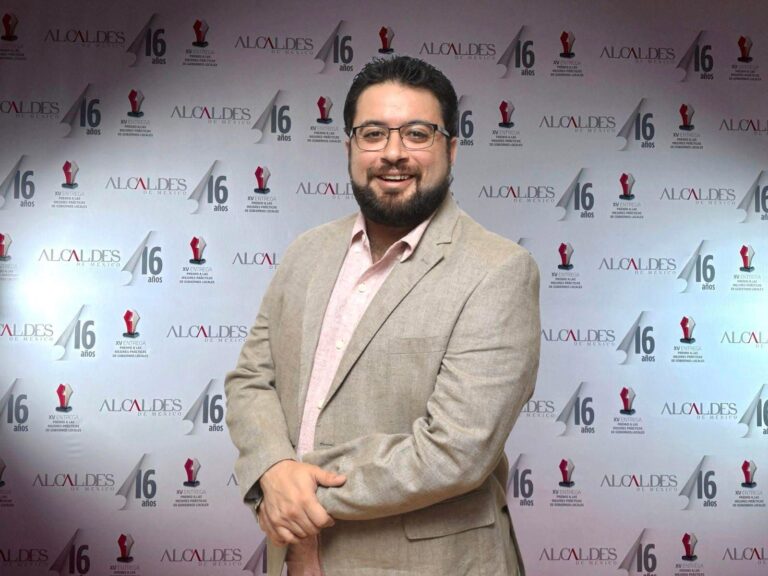 Isaac Montoya recibe el Premio a las Mejores Prácticas de Gobiernos Locales 2025