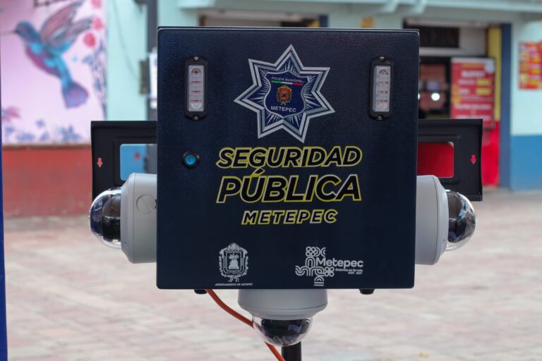 Metepec refuerza seguridad con nuevos equipos y reconoce a sus policías
