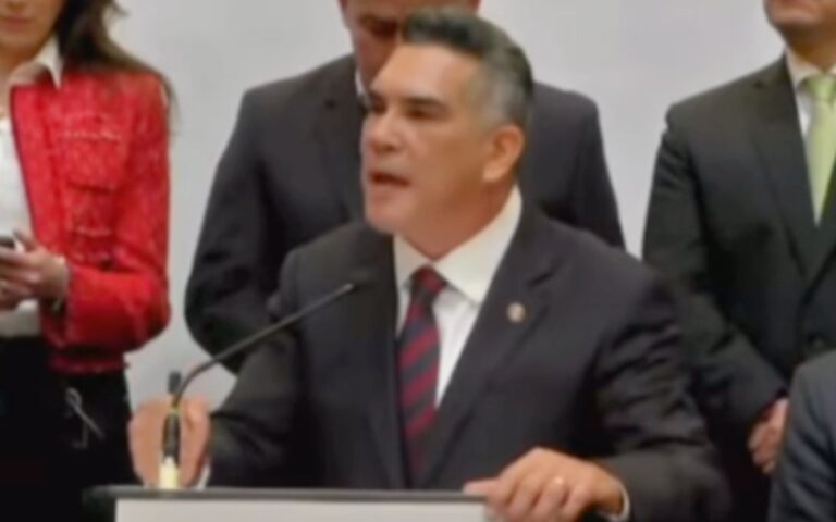 «Cobarde, te doy dos chingadazos”: Alejandro Moreno arremete contra Fernández Noroña