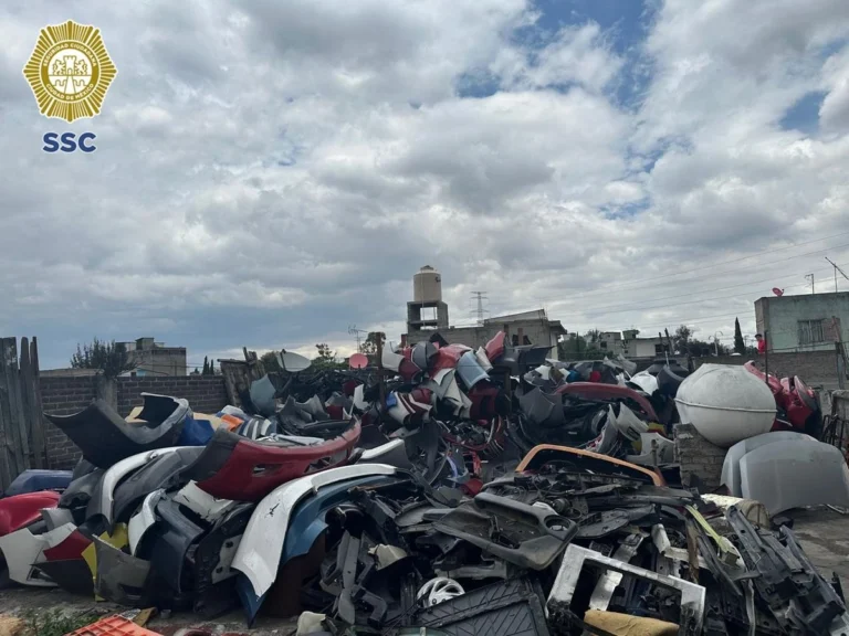 Cateos en Iztapalapa: detienen a un hombre y aseguran 16 toneladas de autopartes