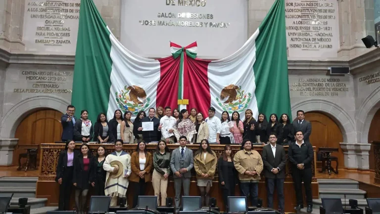Jóvenes originarios presentan 13 iniciativas en el Congreso del Estado de México