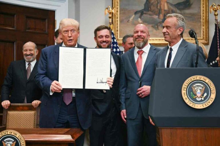 Trump aumenta aranceles a Canadá por fentanilo y drogas ilícitas al 35%