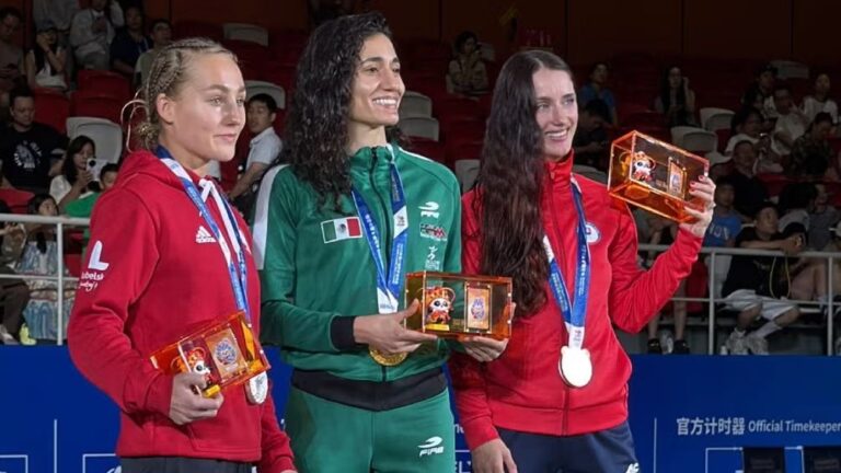 Laura Burgos logra bicampeonato mundial de muaythai en los World Games 2025