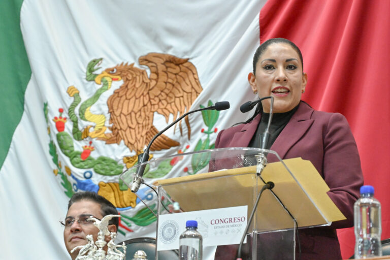 Martha Camacho asume presidencia del Congreso mexiquense en la LXII Legislatura