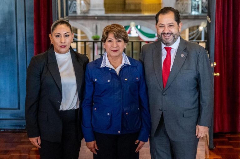 Congresistas mexiquenses acompañan a Delfina Gómez en desfile y homenaje a Leona Vicario en Toluca