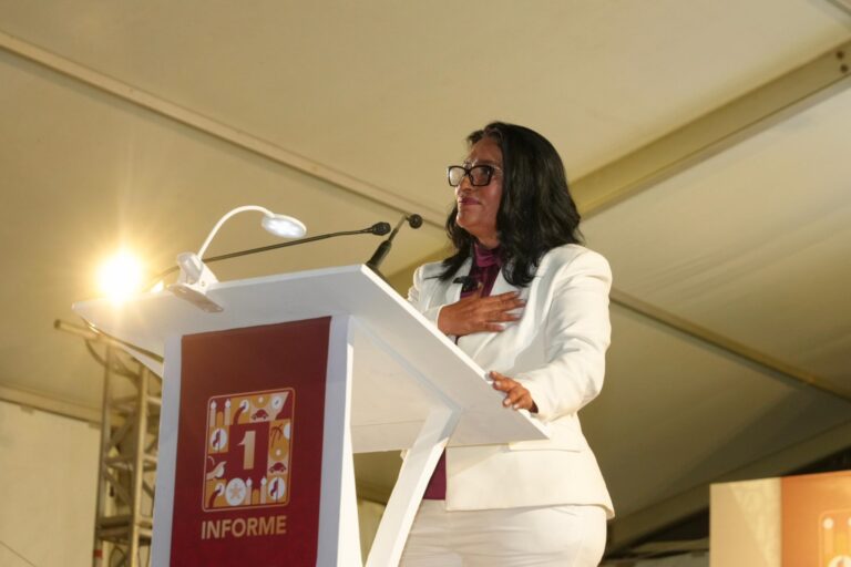 Alcaldesa de Acapulco, Abelina López rinde informe y destaca avances en seguridad, obras y finanzas