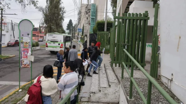Estudiantes de Arquitectura y Diseño de la UAEMex regresan a clases tras más de 4 meses de paro