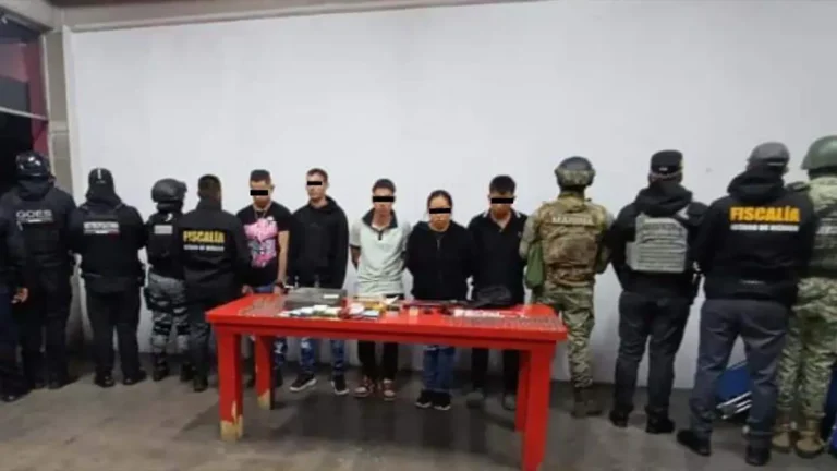 Operativo en Ecatepec deja cinco detenidos de La Chokiza con armas, drogas y dinero