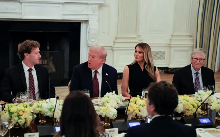 Trump reúne a líderes tecnológicos en cena que redefine la relación entre política e innovación global