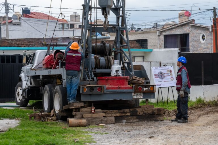 Alcalde Ricardo Moreno supervisa construcción de pozo profundo San Juan de la Cruz en La Maquinita