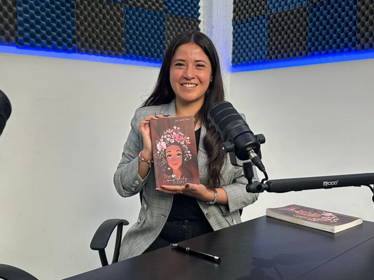Itzel Gómez y “The Single Lady Diary”, la voz de una generación que se transforma en palabra
